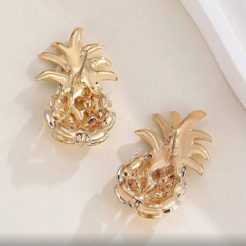 ✨NEW Gold and Green Pineapple Earrings - Picture 5 of 6
